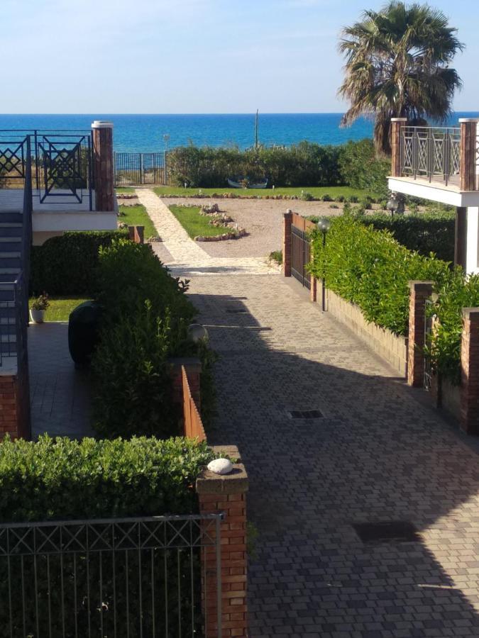 Вілла Mansarda Camelie Via Dei Normanni, 45 Кампофеліче-ді-Роччелла Екстер'єр фото