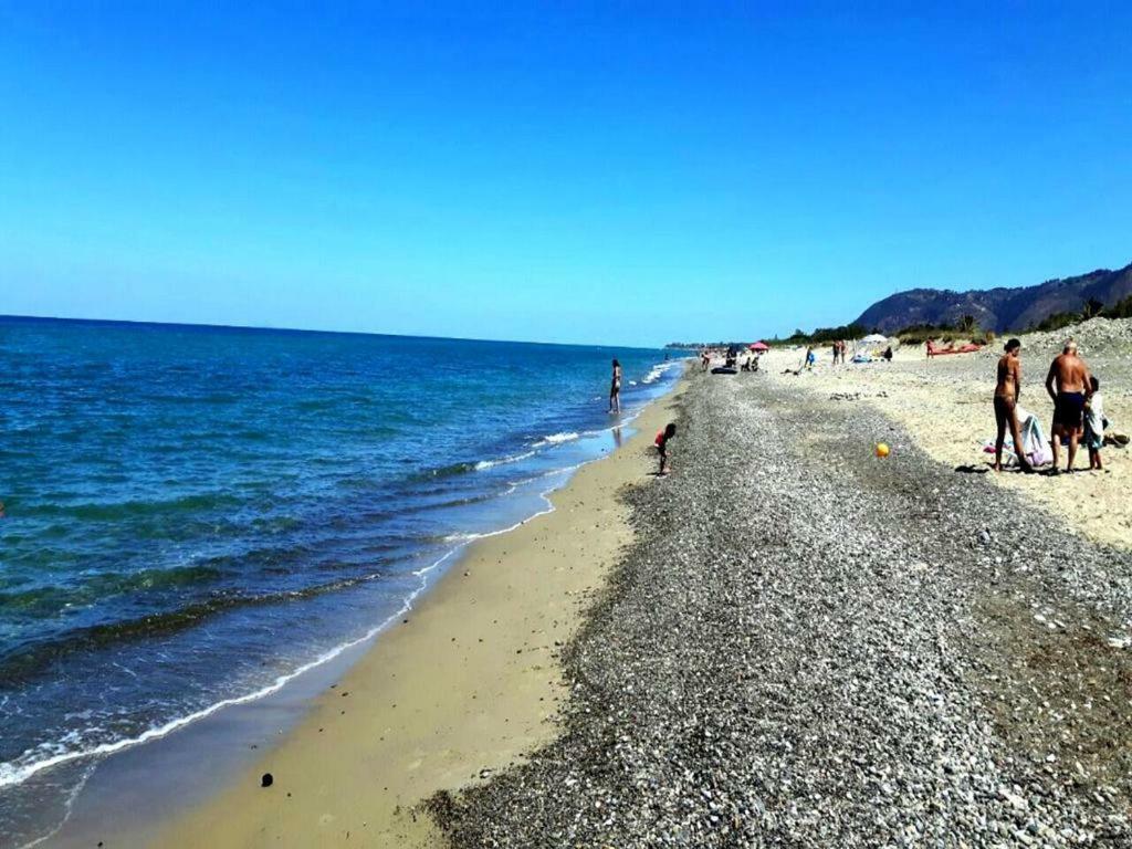 Вілла Mansarda Camelie Via Dei Normanni, 45 Кампофеліче-ді-Роччелла Екстер'єр фото