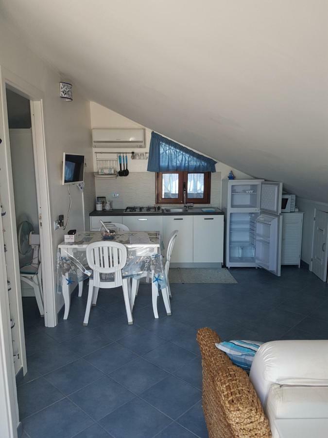 Вілла Mansarda Camelie Via Dei Normanni, 45 Кампофеліче-ді-Роччелла Екстер'єр фото